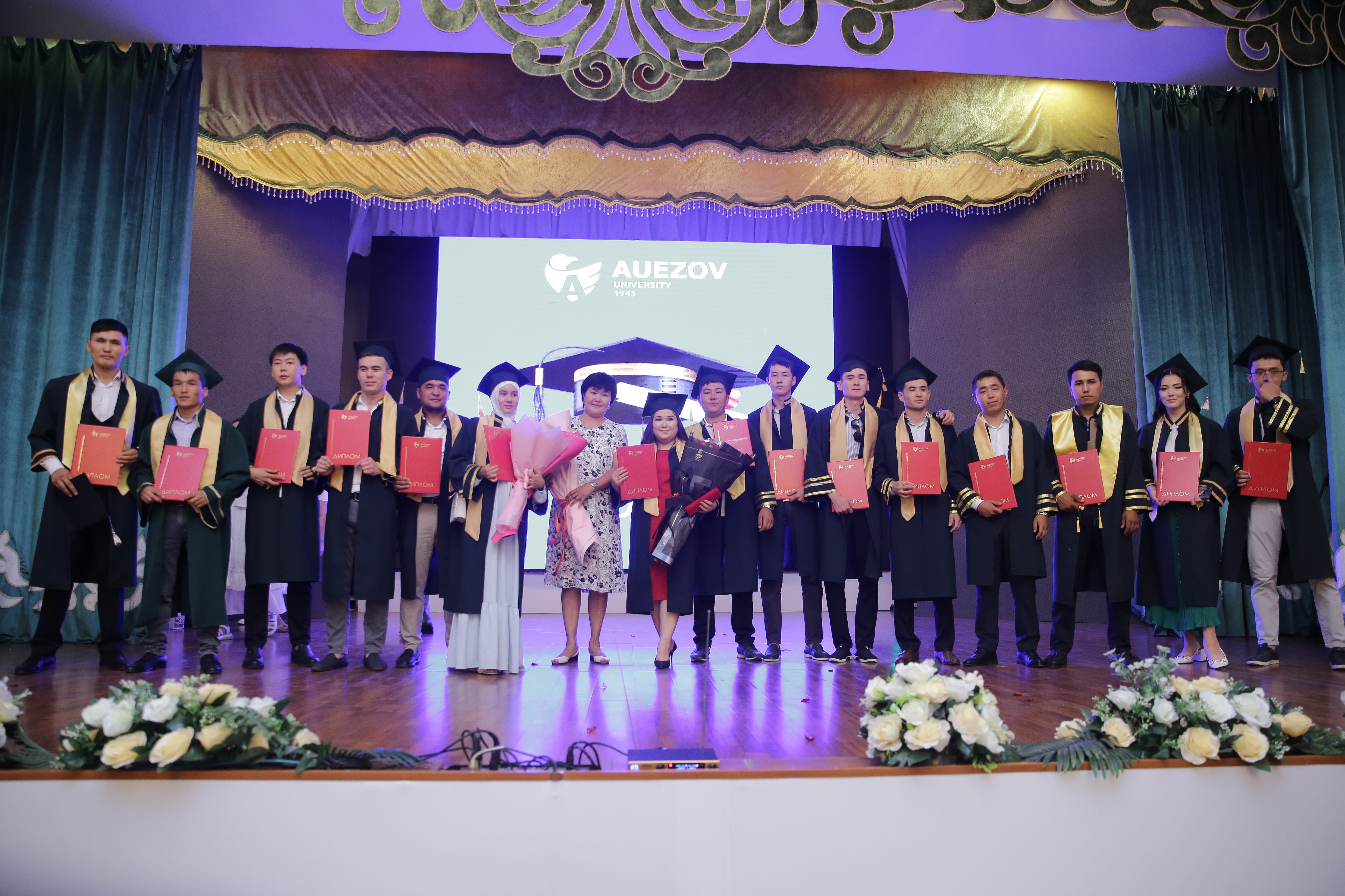  Awarding diplomas to graduates of the Agrarian Faculty